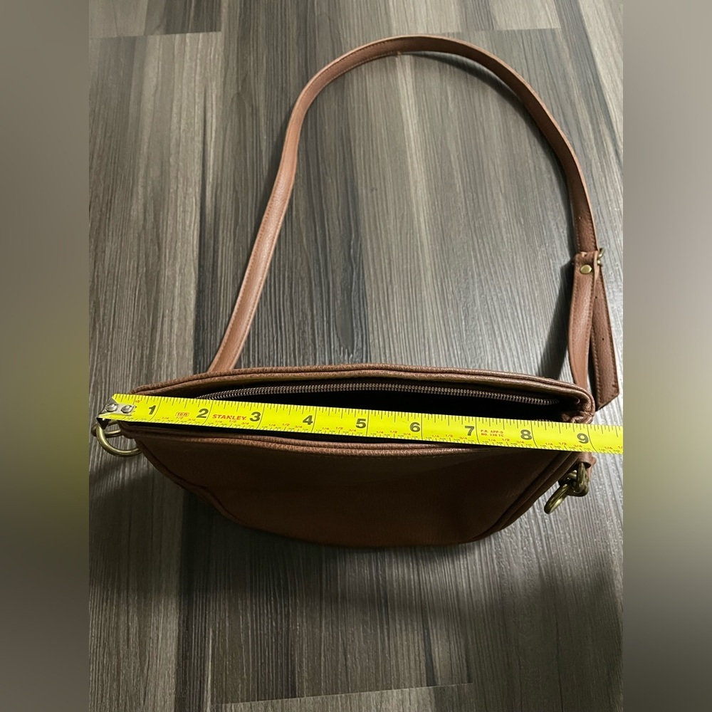 Liz Claiborne Tan Leather Tote - Picture 9 of 13